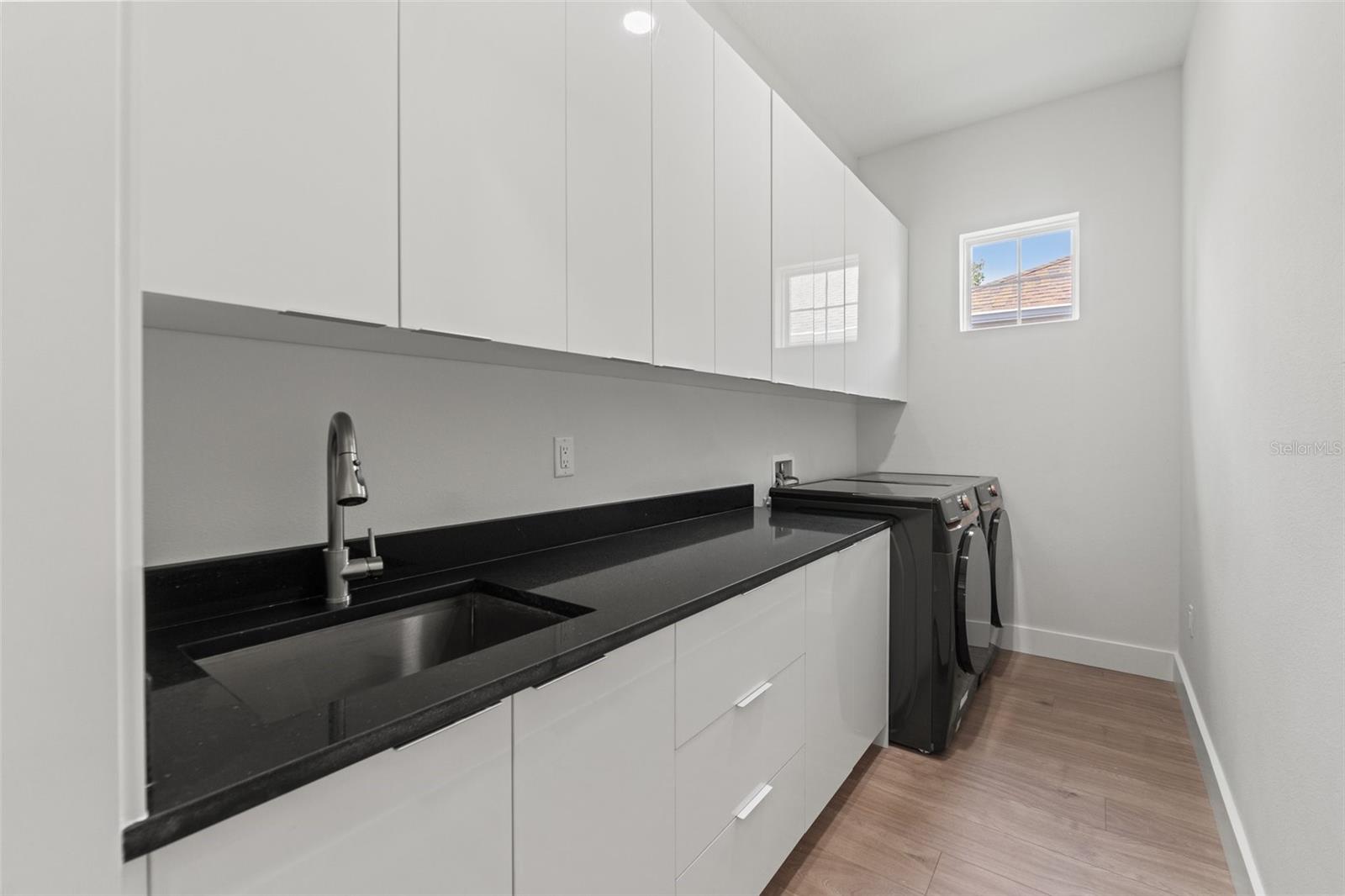 Image 42 of 61 For 4716 Hickory Oak Drive