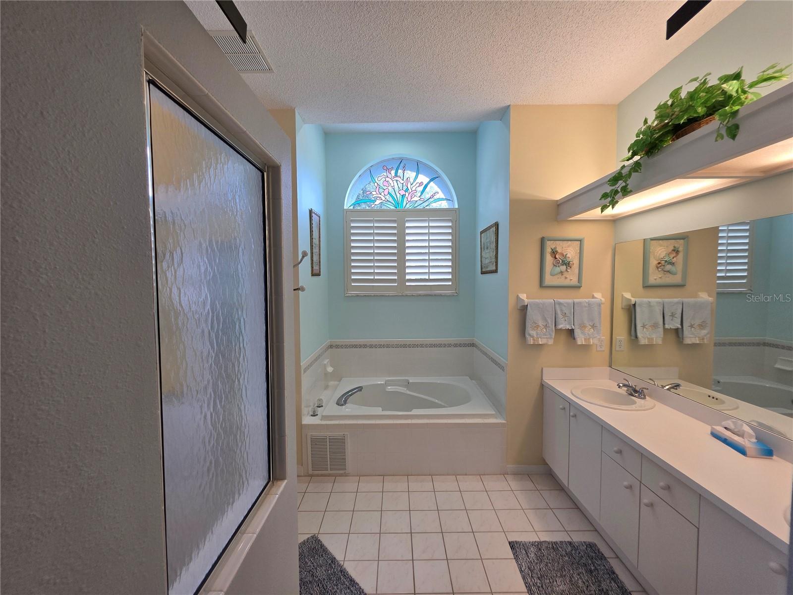 Image 18 of 29 For 7009 Rolling Green Drive