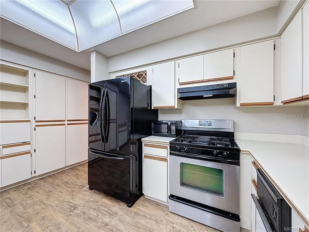 Image 15 of 74 For 5396 Pine Ridge Boulevard