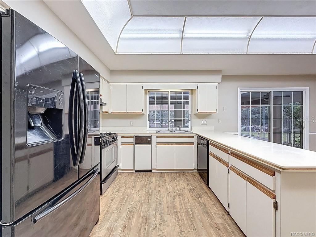 Image 18 of 74 For 5396 Pine Ridge Boulevard
