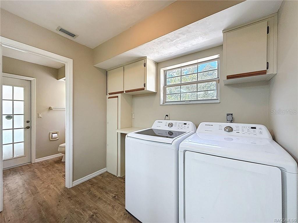 Image 22 of 74 For 5396 Pine Ridge Boulevard