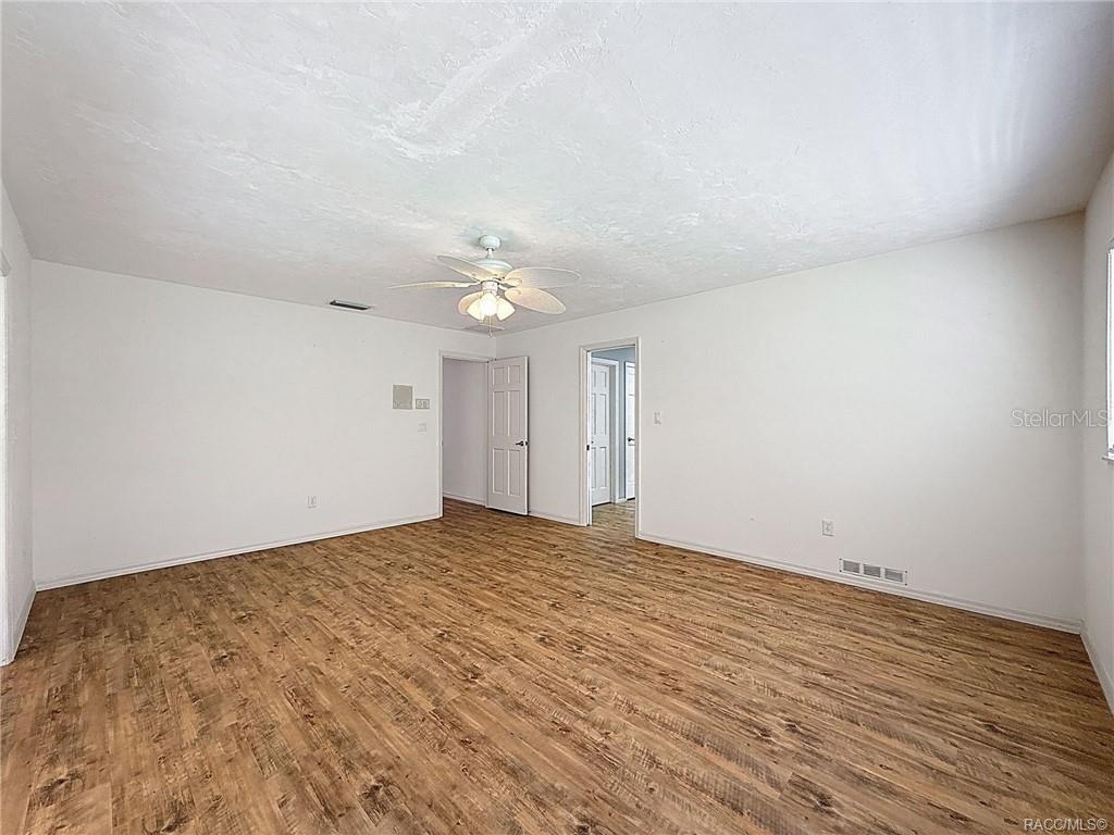 Image 29 of 74 For 5396 Pine Ridge Boulevard