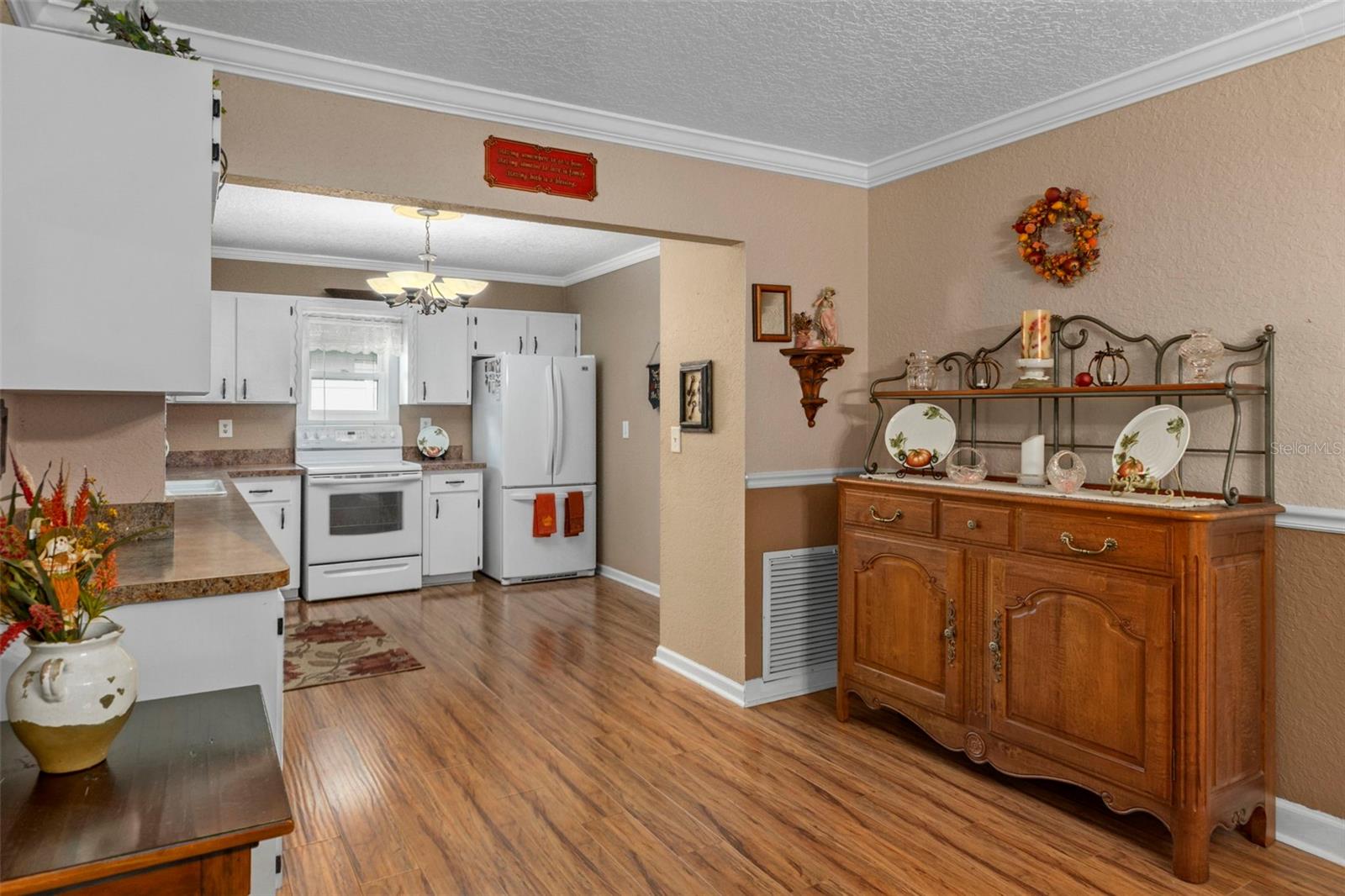 Image 13 of 38 For 5290 Gwen Lane