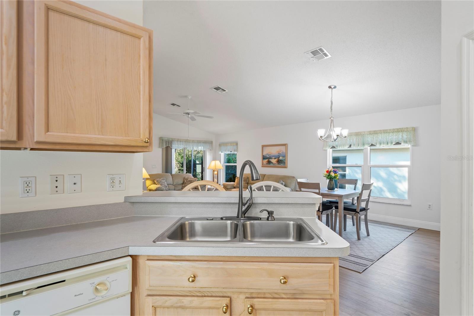 Image 12 of 76 For 11242 Heathrow Avenue