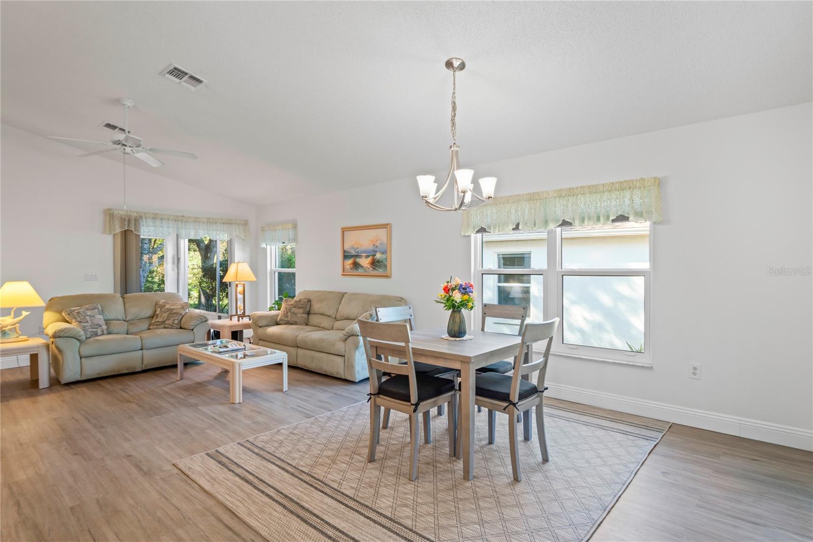 Image 15 of 76 For 11242 Heathrow Avenue