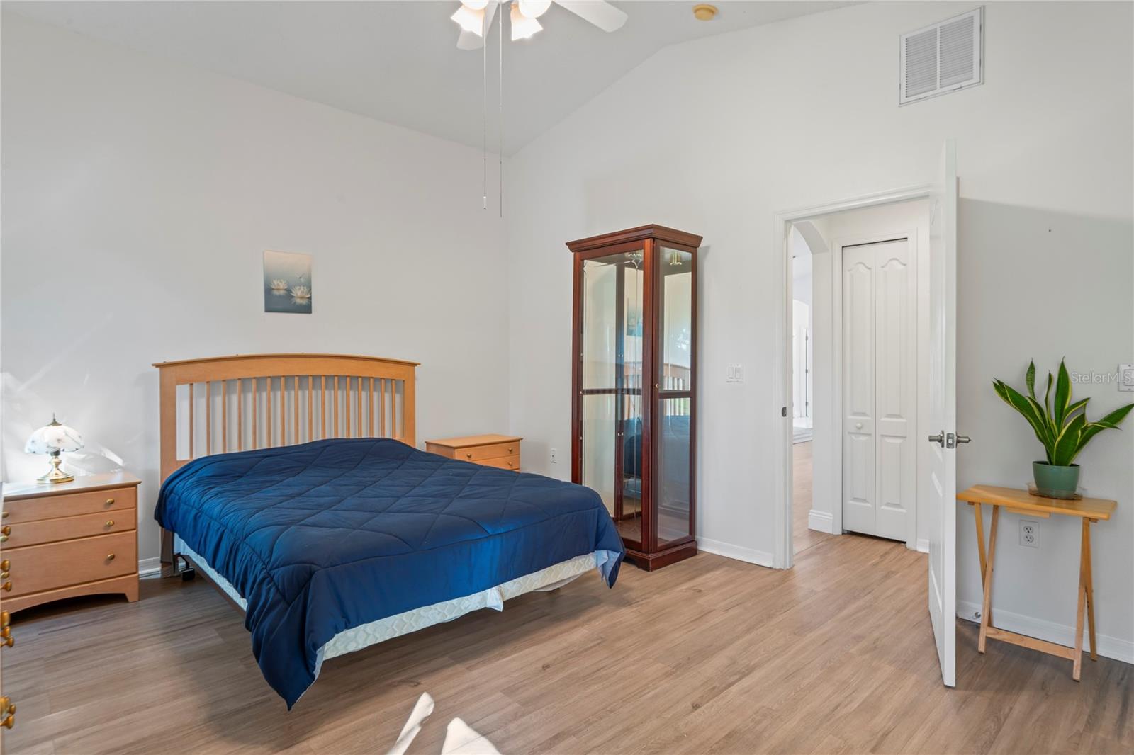 Image 22 of 76 For 11242 Heathrow Avenue