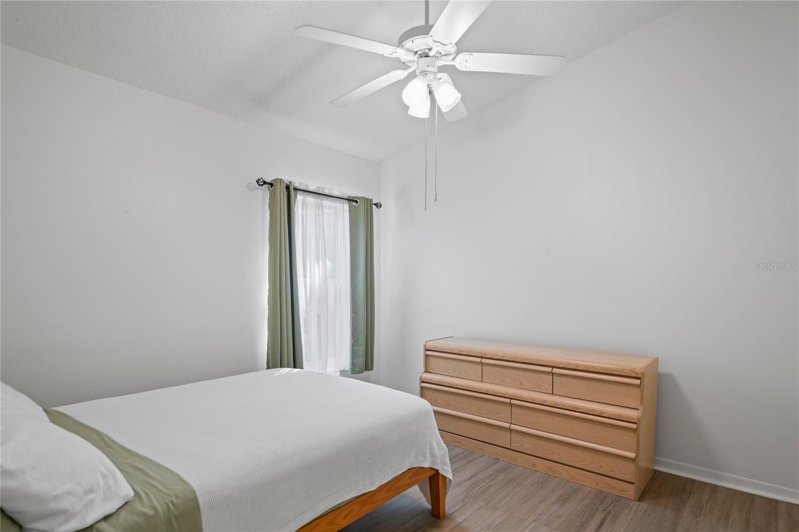 Image 28 of 76 For 11242 Heathrow Avenue