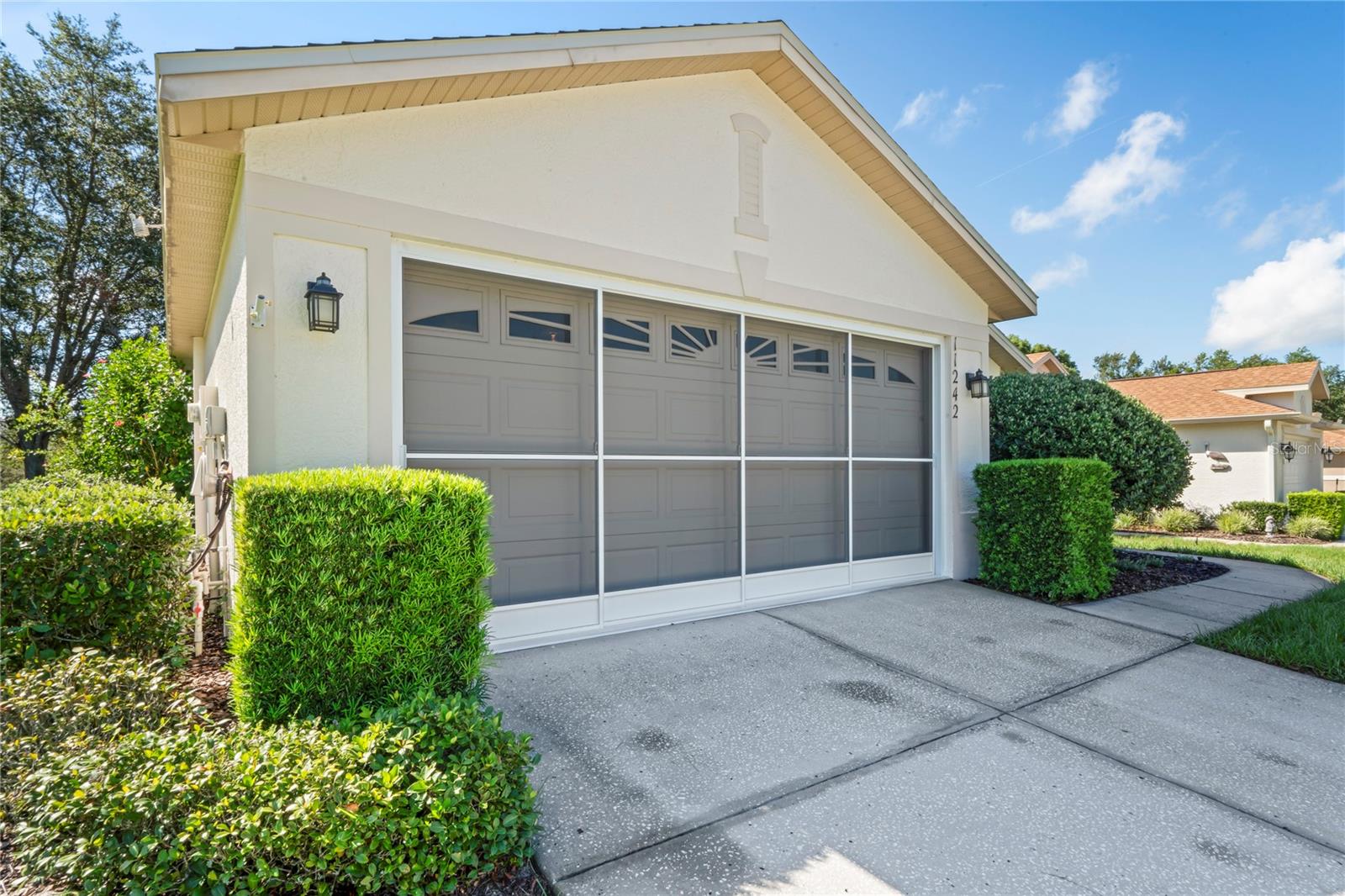 Image 42 of 76 For 11242 Heathrow Avenue