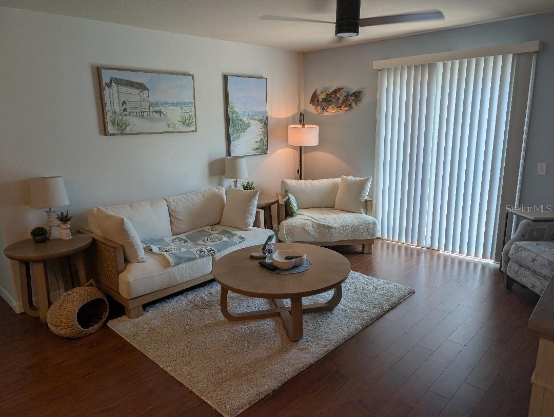 Listing photo id 4 for 6394 Banyan Boulevard 204