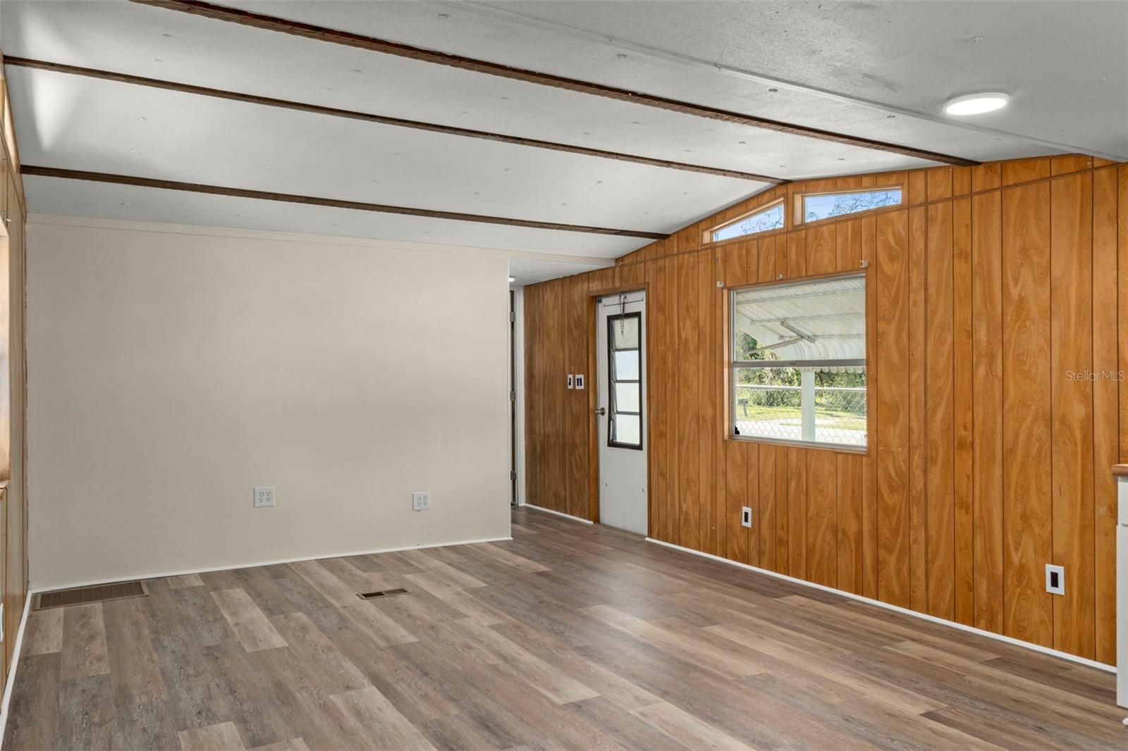 Image 18 of 33 For 16165 Wiscon Road