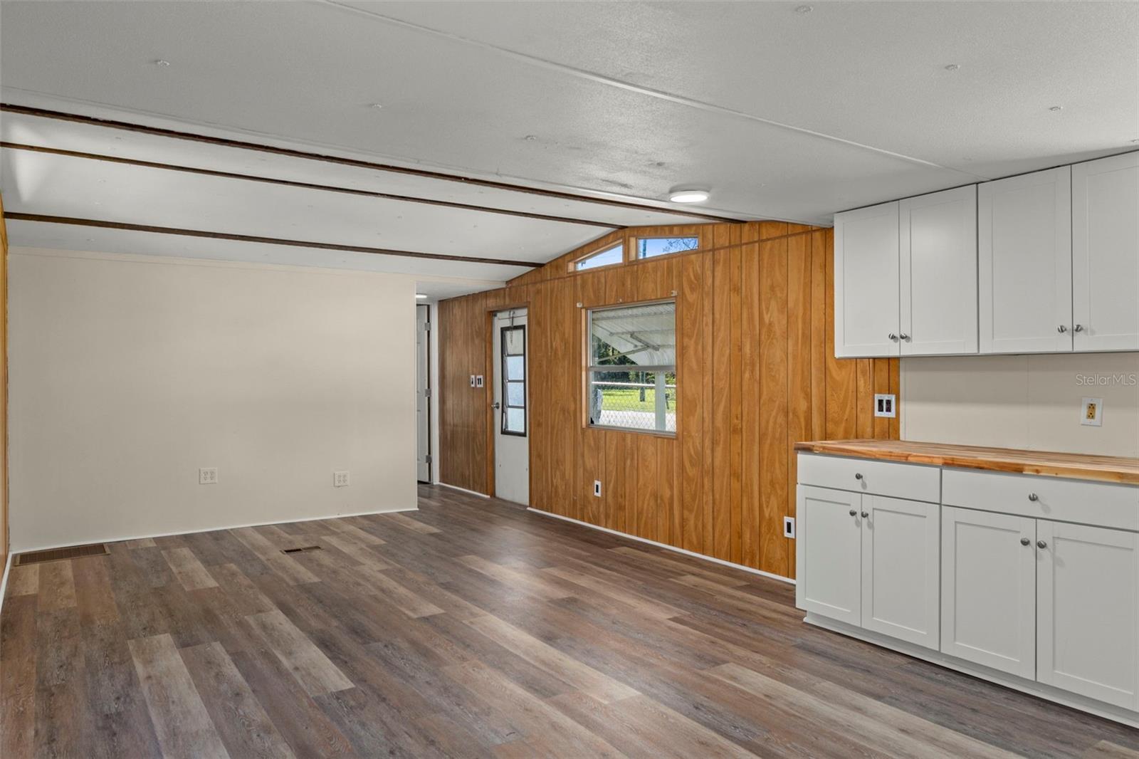 Image 19 of 33 For 16165 Wiscon Road