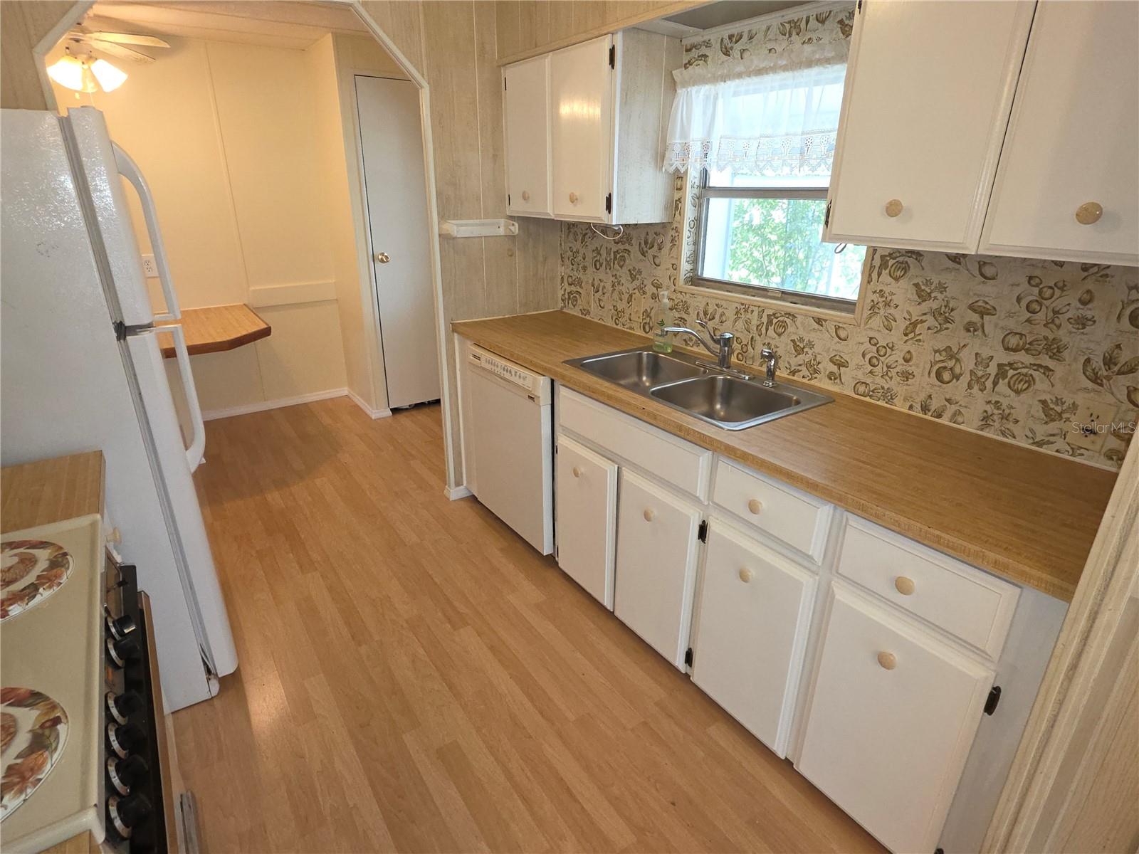 Image 6 of 18 For 12095 Walshwood Avenue