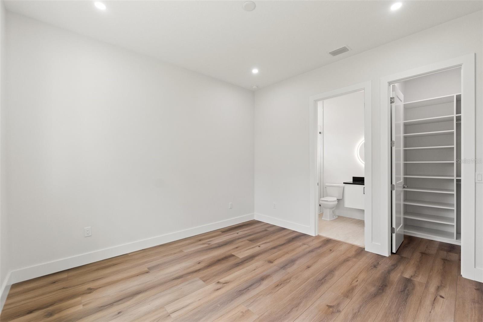 Image 28 of 61 For 4675 Hickory Oak Drive