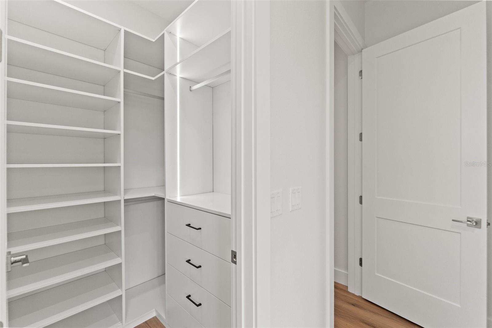 Image 30 of 61 For 4675 Hickory Oak Drive