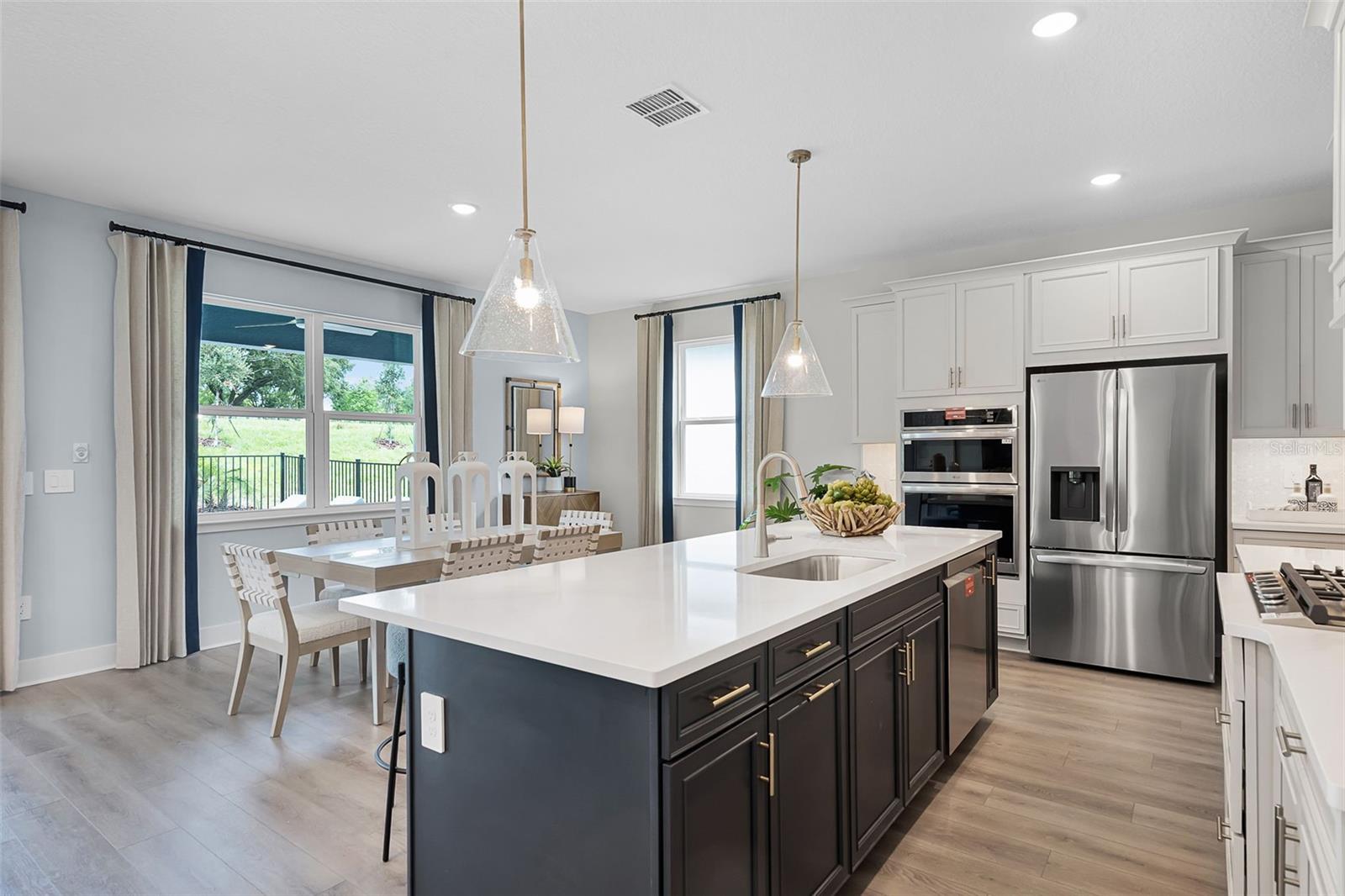 Image 4 of 23 For 815 Emerald Grove Drive