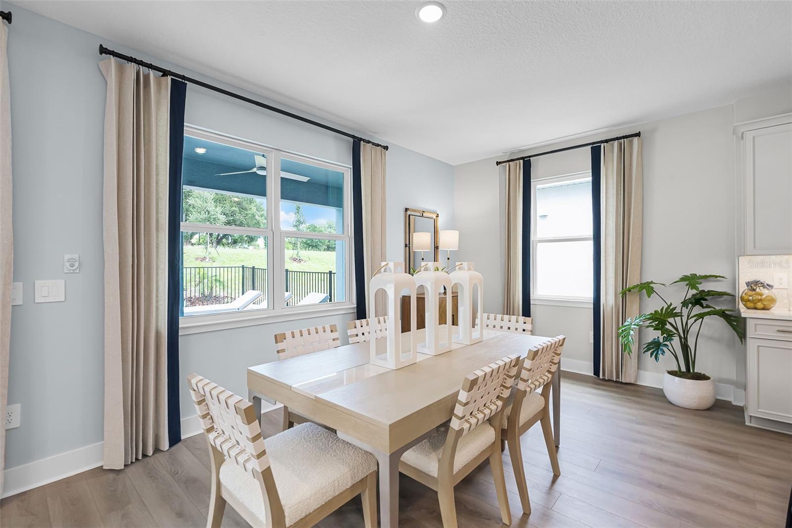 Image 5 of 23 For 815 Emerald Grove Drive