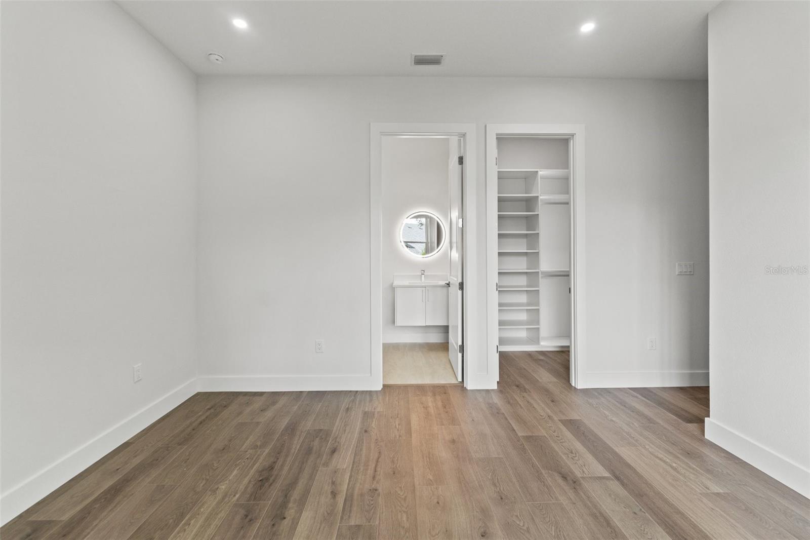 Image 24 of 61 For 4748 Hickory Oak Drive