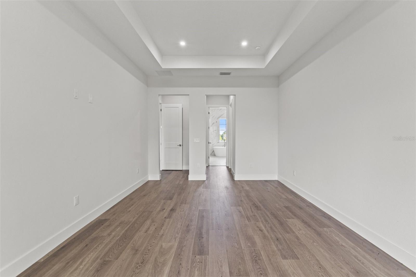 Image 32 of 61 For 4748 Hickory Oak Drive