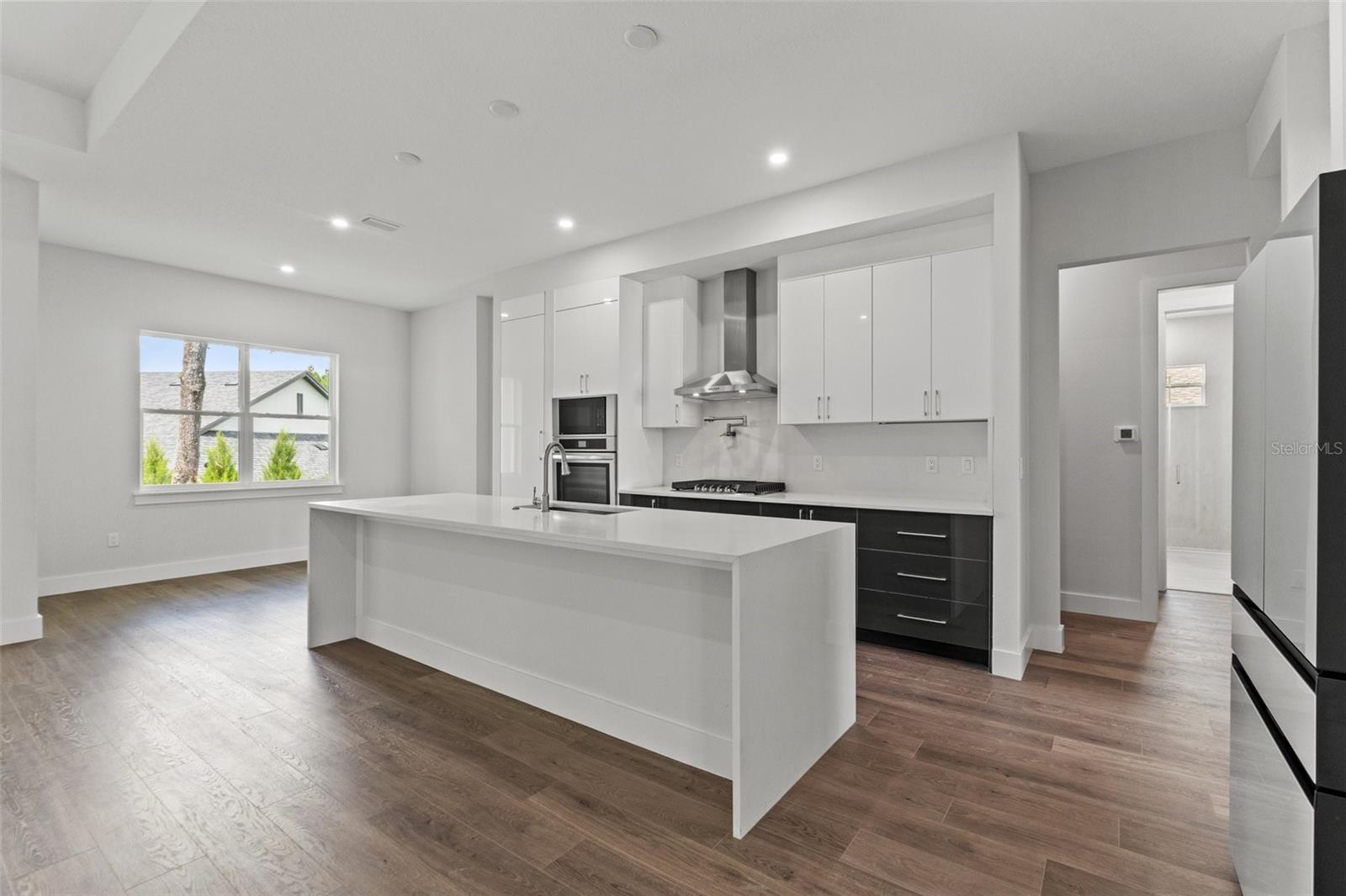 Image 9 of 61 For 4748 Hickory Oak Drive