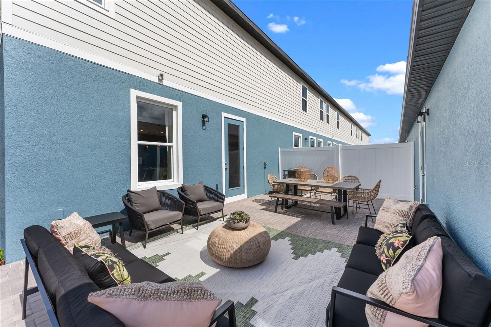 Image 11 of 35 For 612 Emerald Grove Drive