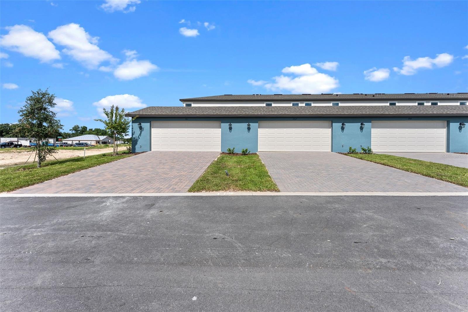 Image 4 of 35 For 612 Emerald Grove Drive