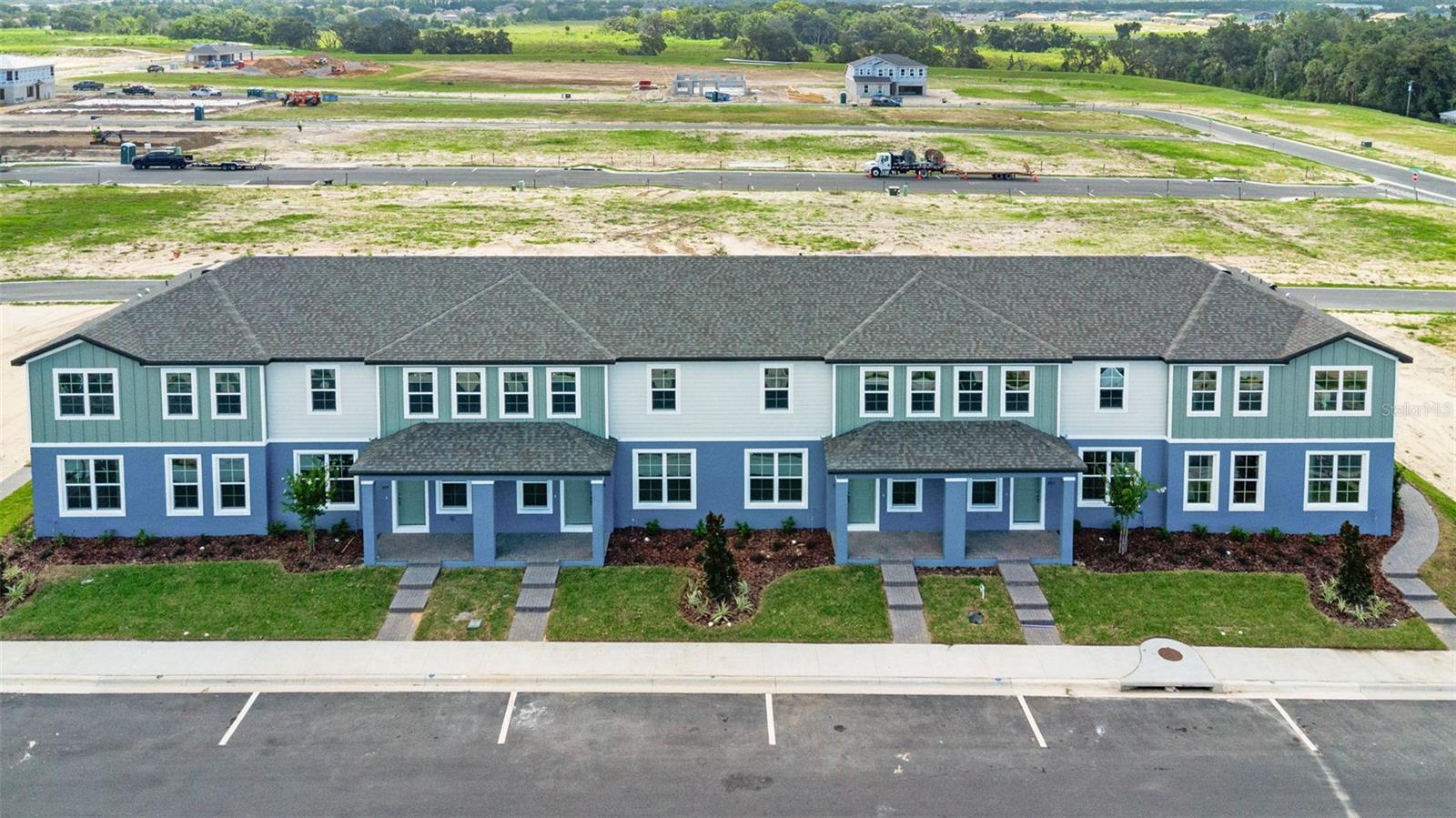 Image 5 of 35 For 612 Emerald Grove Drive