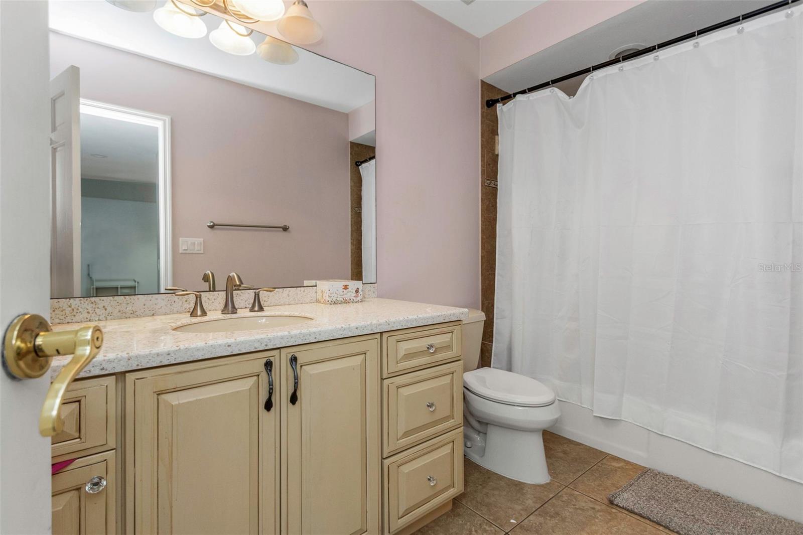 Image 17 of 75 For 1065 Sable Court Ne