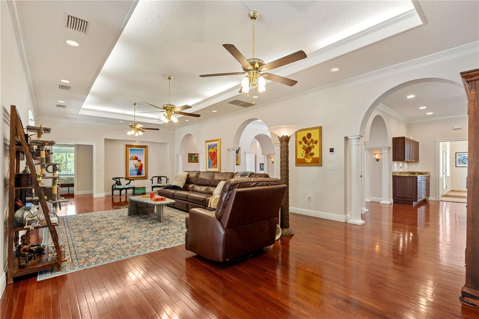 Image 17 of 99 For 22370 Skyview Circle