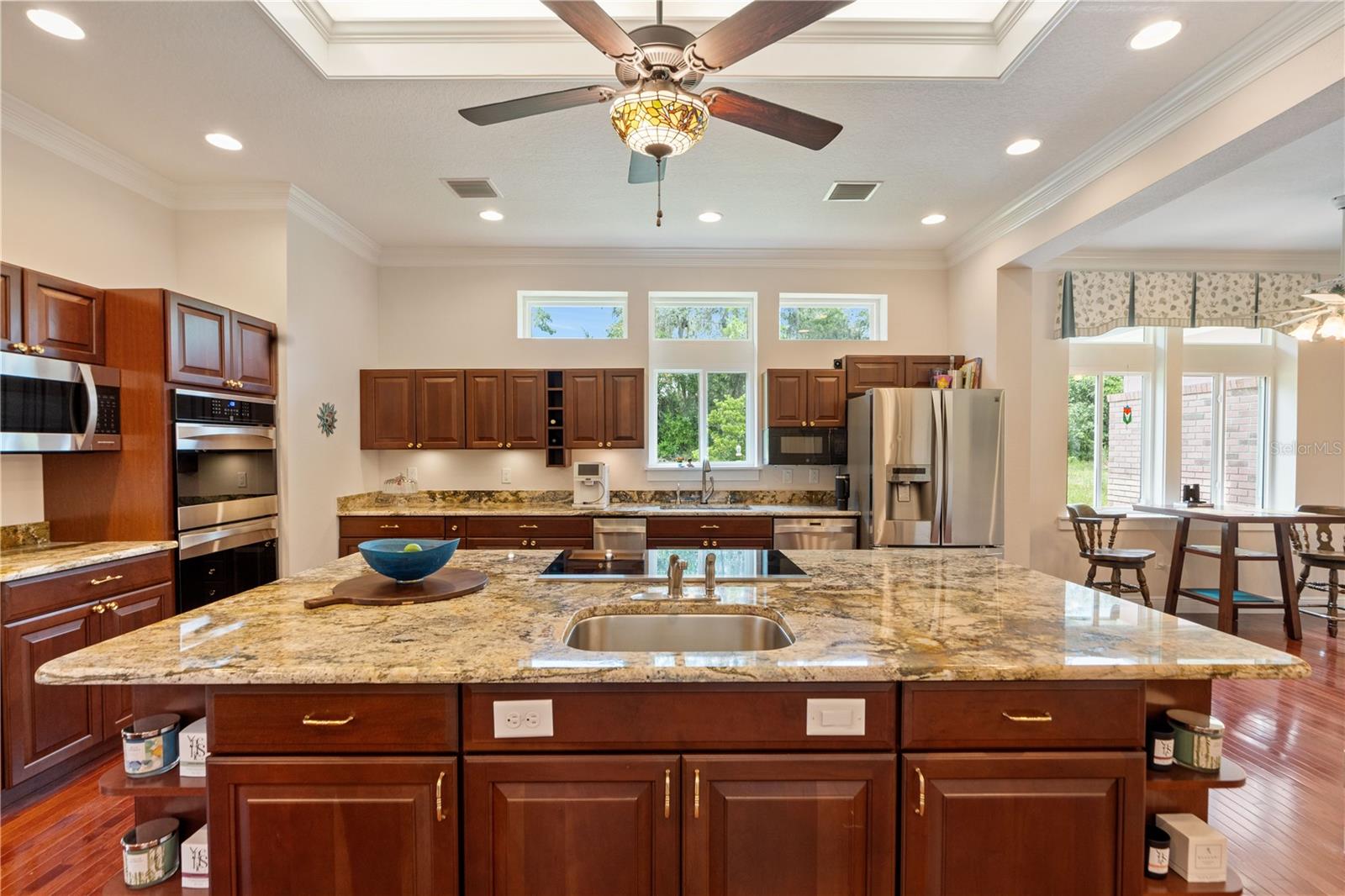 Image 24 of 99 For 22370 Skyview Circle