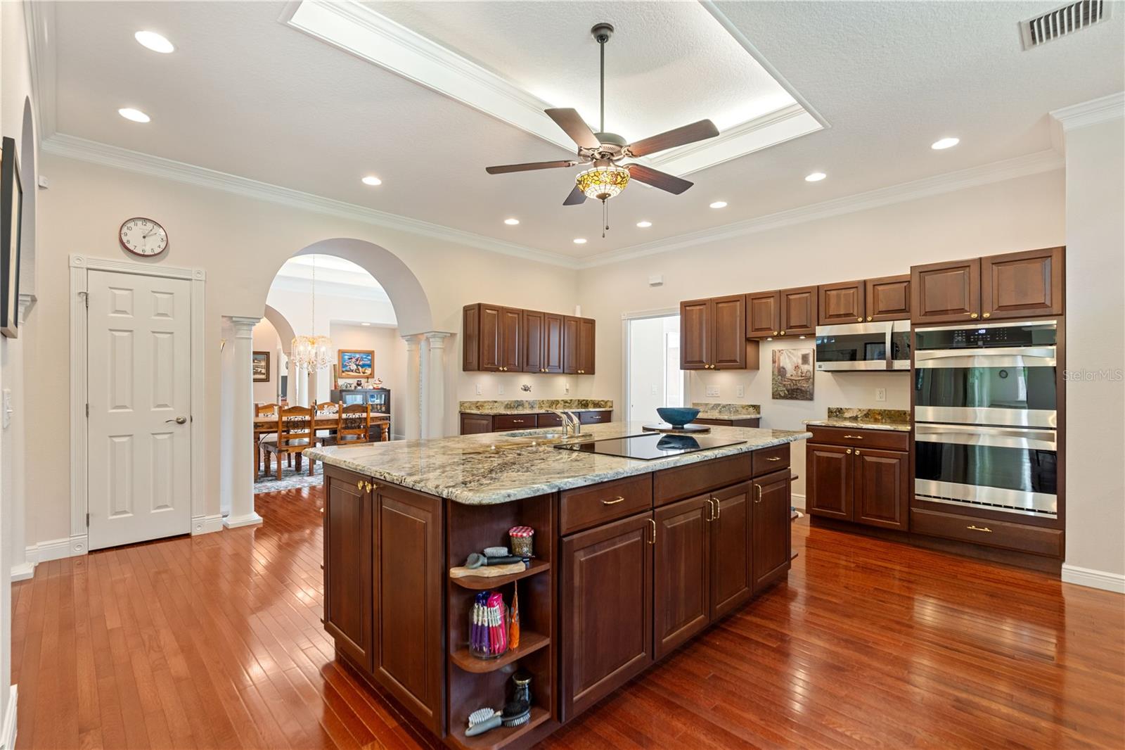 Image 27 of 99 For 22370 Skyview Circle