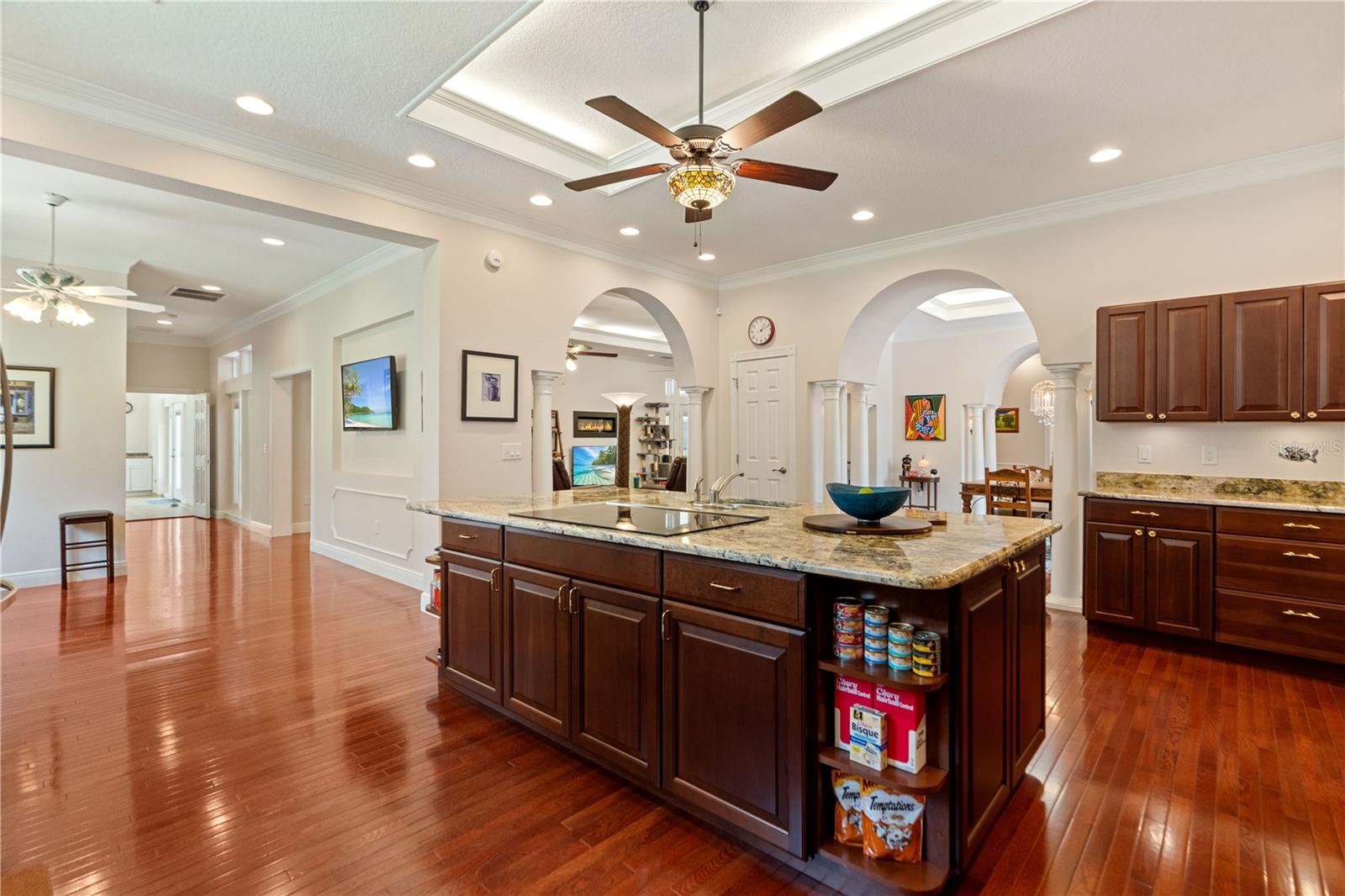 Image 28 of 99 For 22370 Skyview Circle
