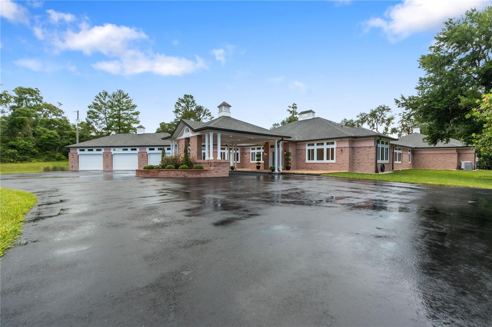 Image 3 of 99 For 22370 Skyview Circle