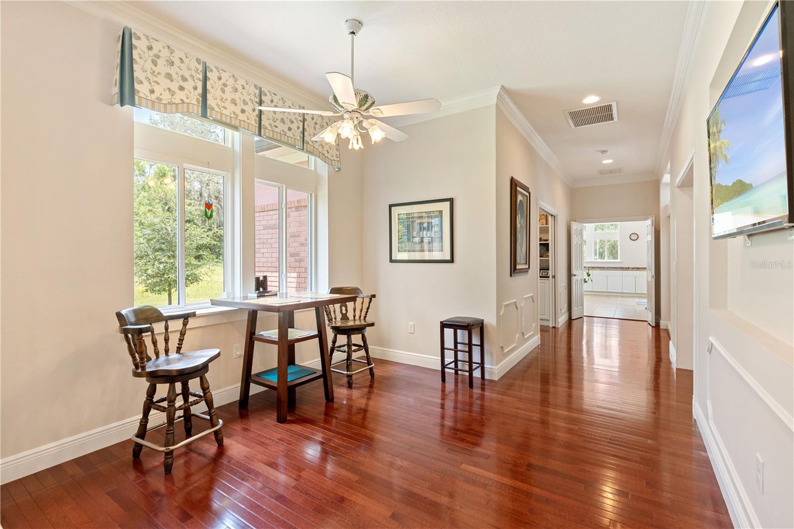 Image 30 of 99 For 22370 Skyview Circle