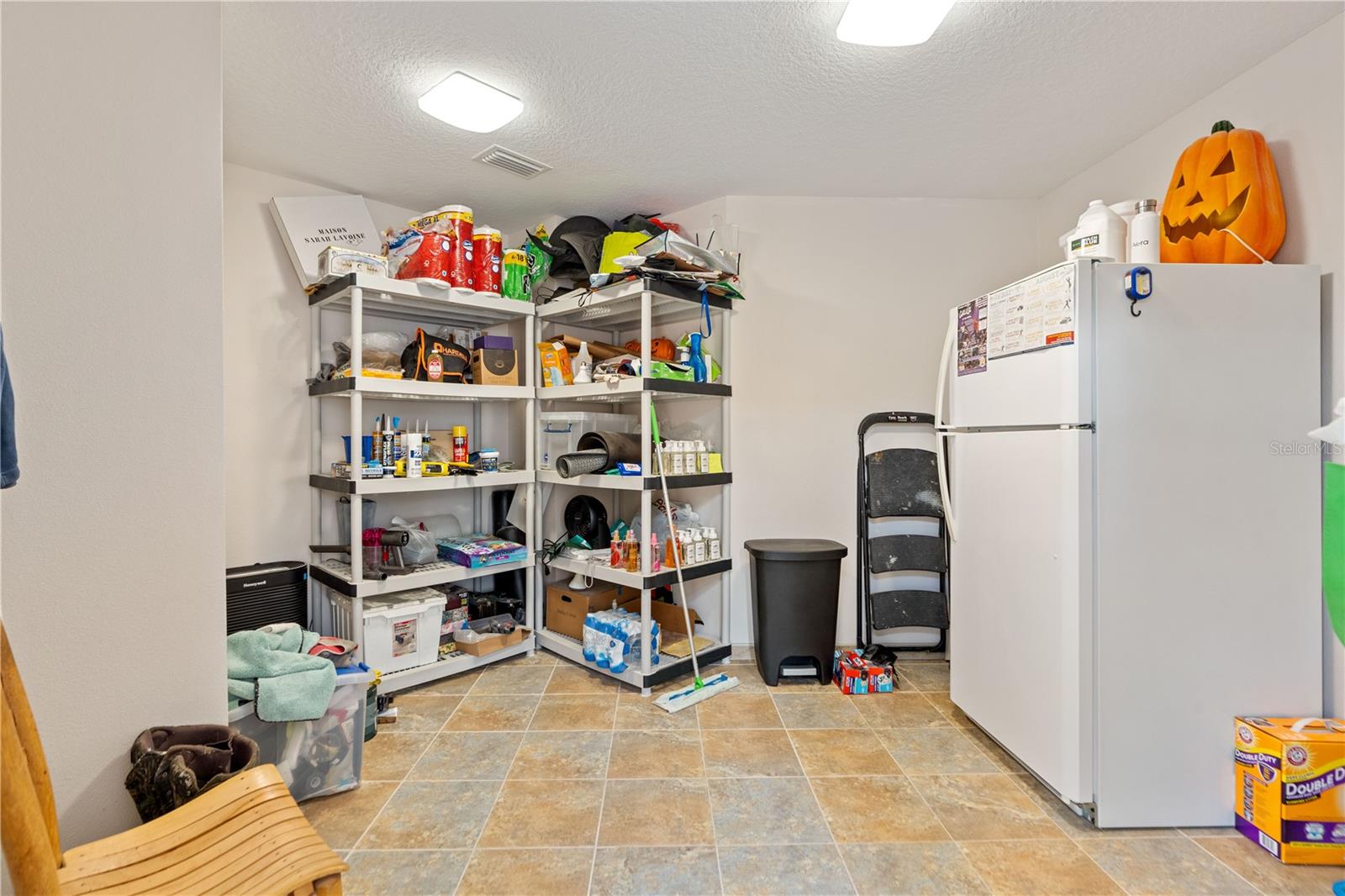 Image 32 of 99 For 22370 Skyview Circle