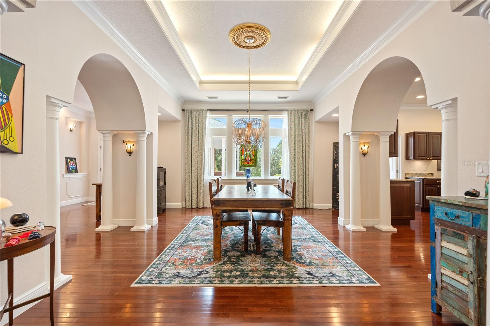 Image 33 of 99 For 22370 Skyview Circle