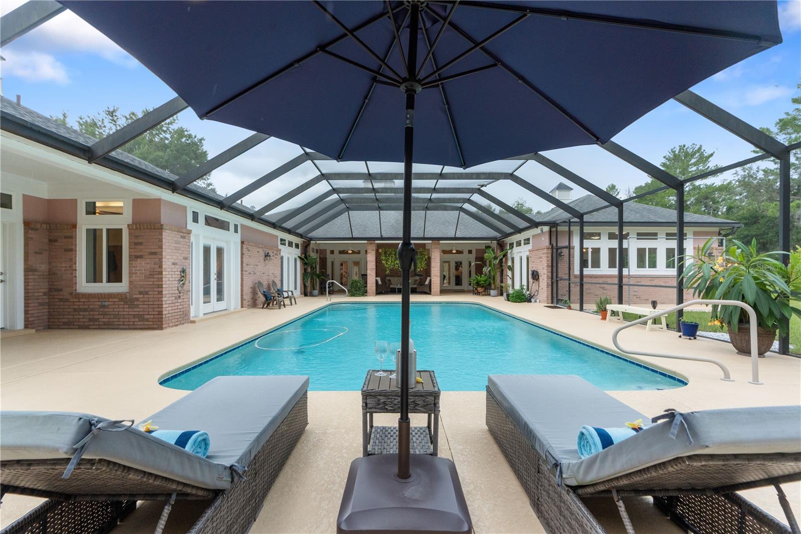 Image 4 of 99 For 22370 Skyview Circle