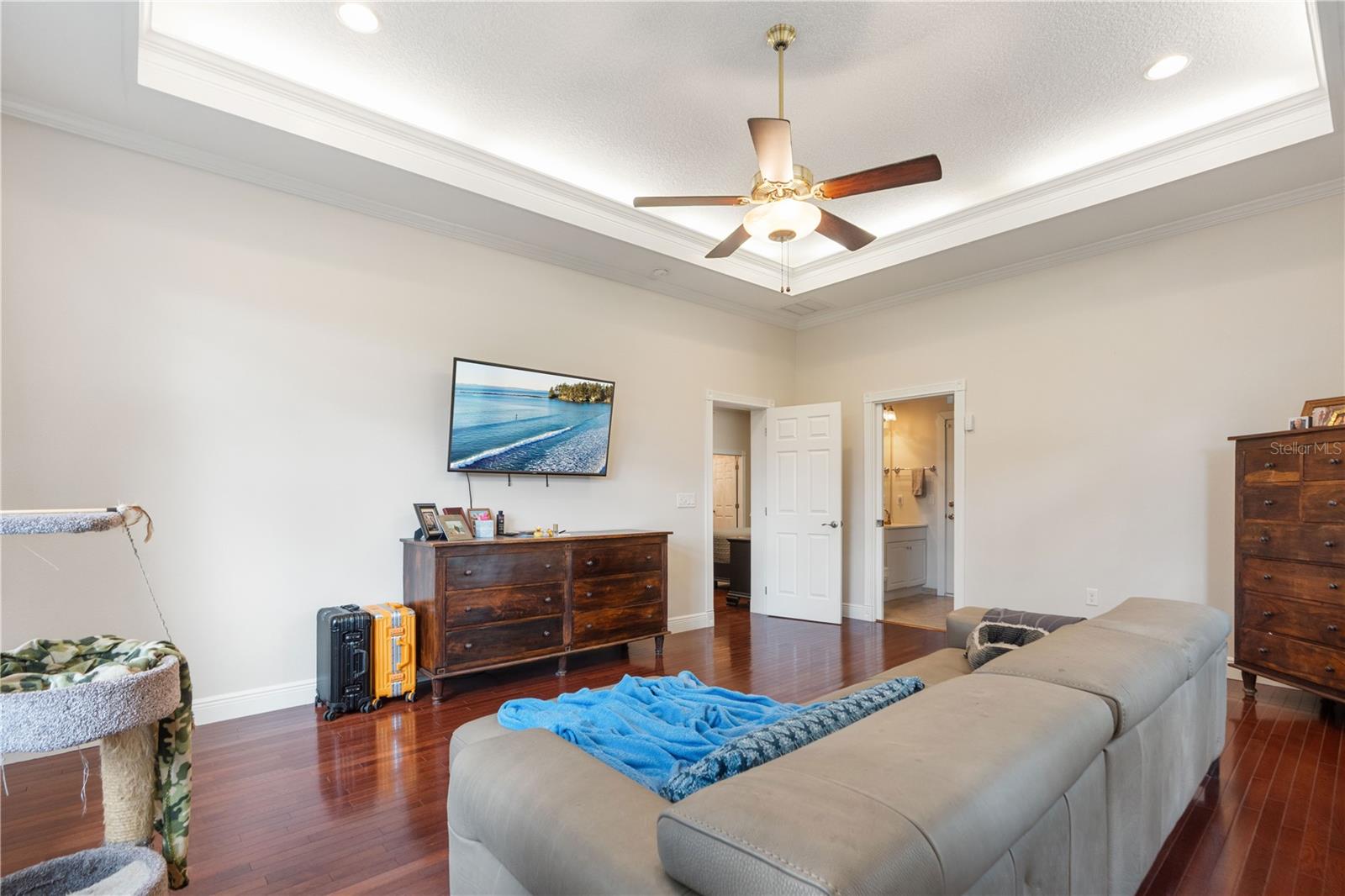Image 49 of 99 For 22370 Skyview Circle