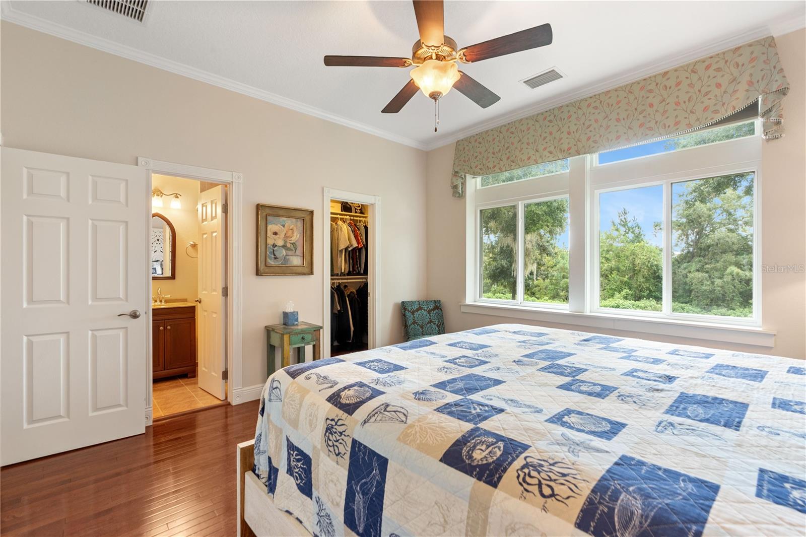 Image 61 of 99 For 22370 Skyview Circle