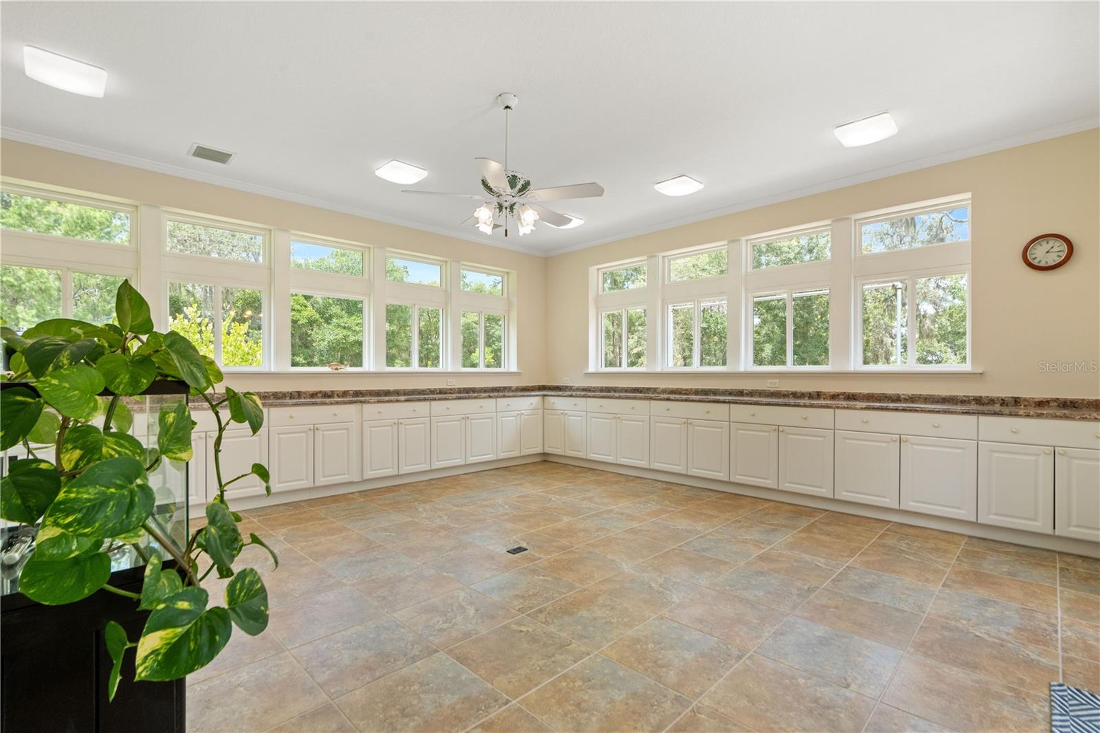 Image 78 of 99 For 22370 Skyview Circle
