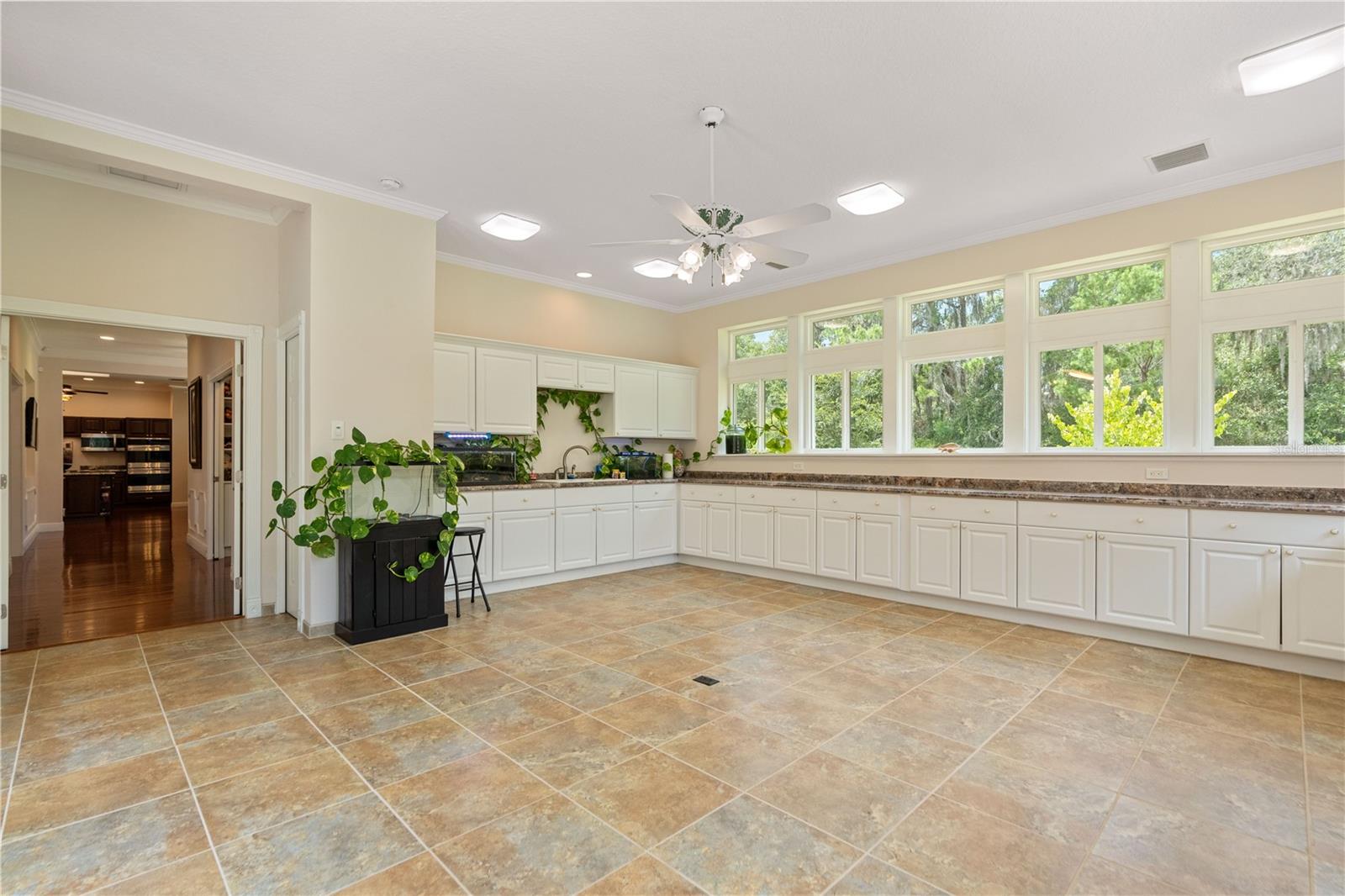 Image 79 of 99 For 22370 Skyview Circle
