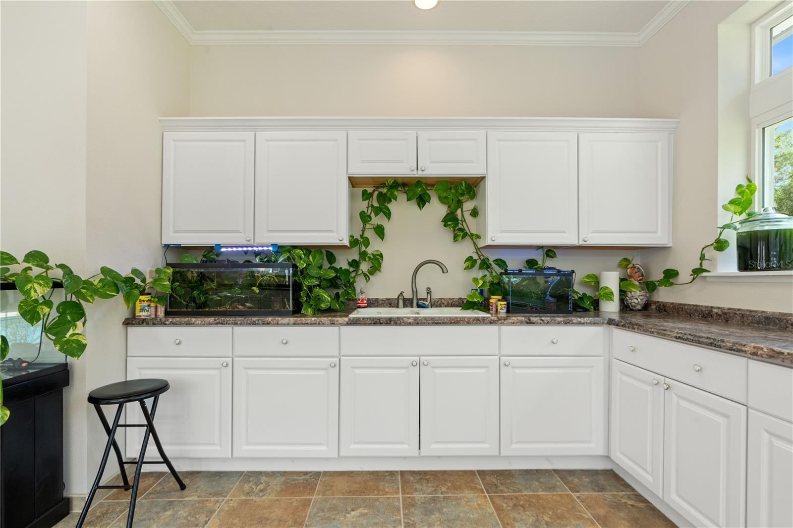 Image 80 of 99 For 22370 Skyview Circle