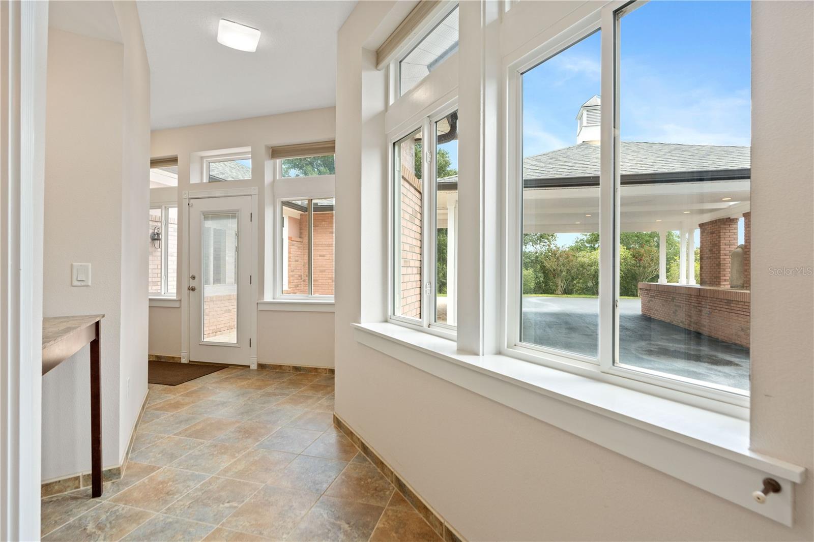 Image 84 of 99 For 22370 Skyview Circle