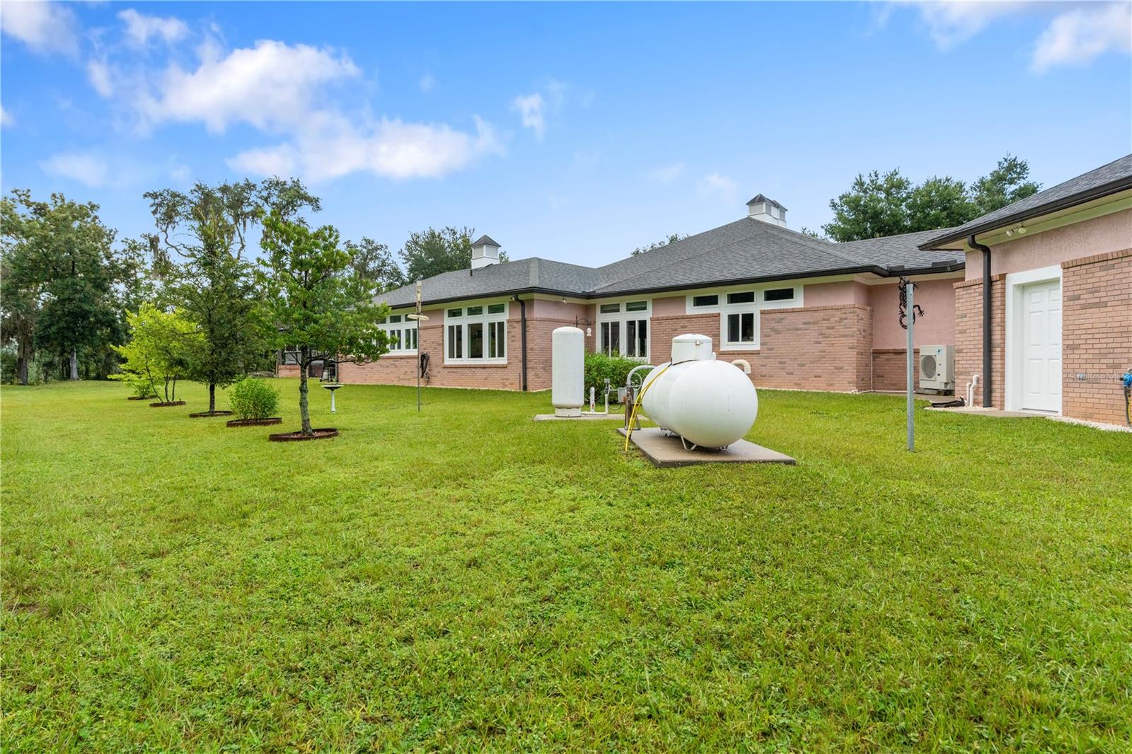 Image 90 of 99 For 22370 Skyview Circle