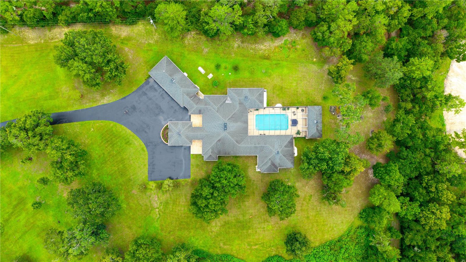 Image 93 of 99 For 22370 Skyview Circle
