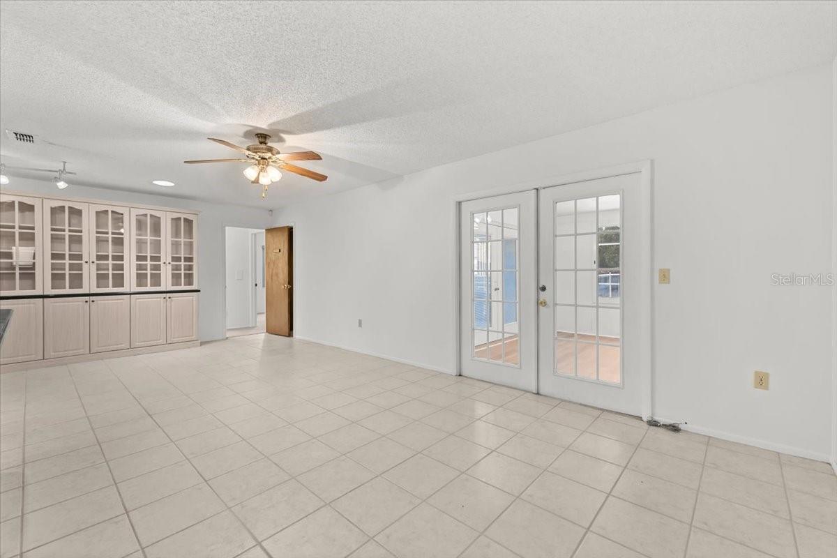 Image 10 of 77 For 11712 Foxfire Drive