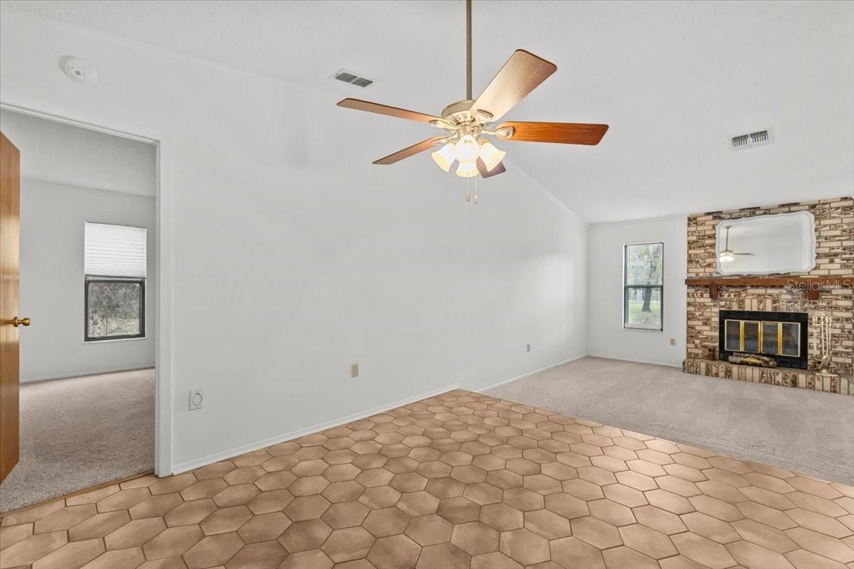 Image 12 of 77 For 11712 Foxfire Drive