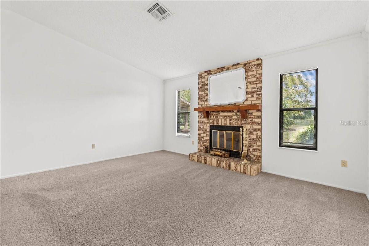 Image 15 of 77 For 11712 Foxfire Drive
