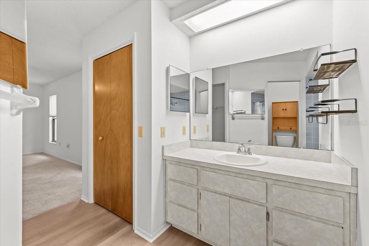 Image 20 of 77 For 11712 Foxfire Drive