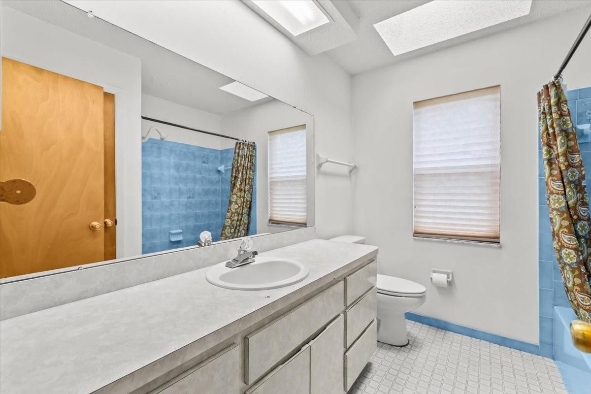 Image 29 of 77 For 11712 Foxfire Drive