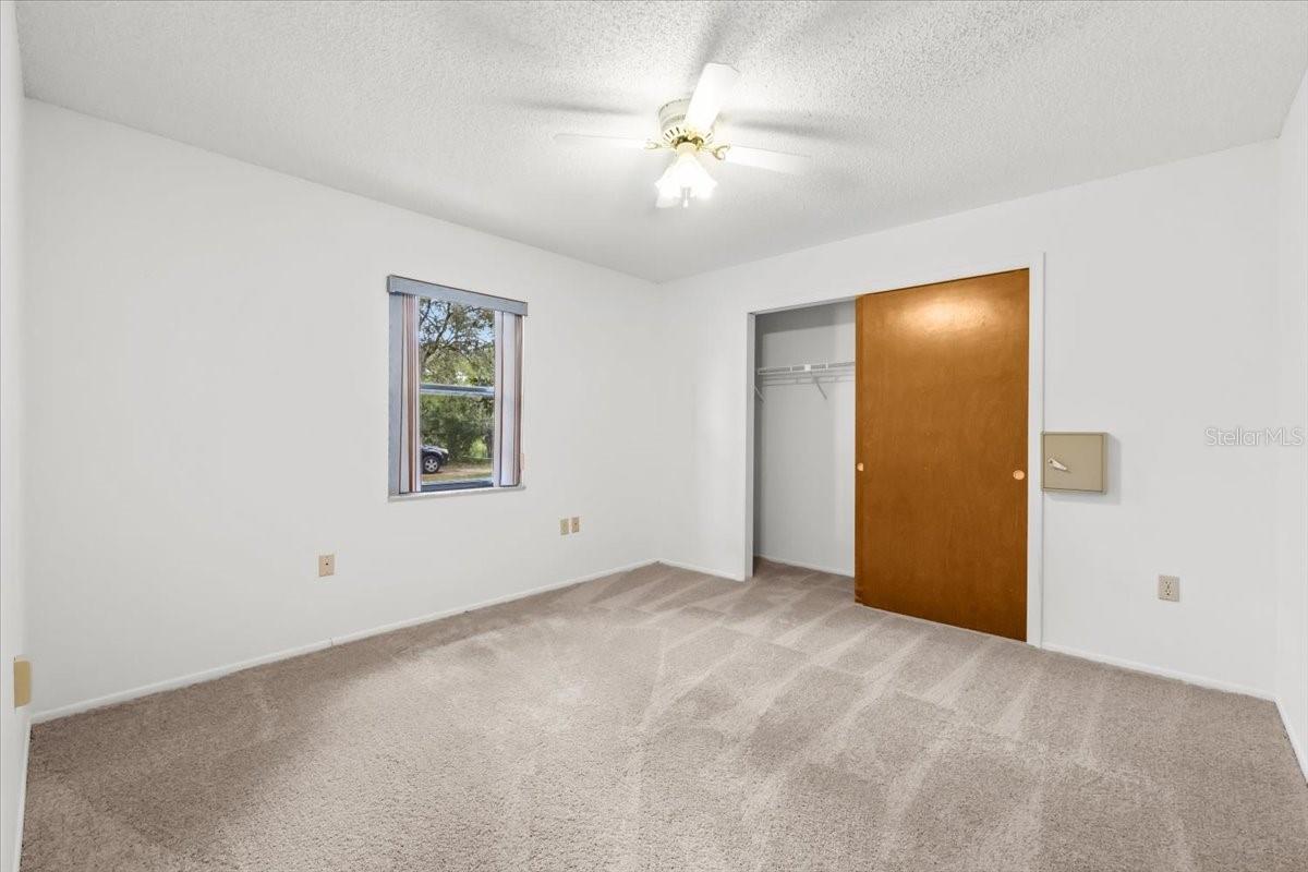 Image 30 of 77 For 11712 Foxfire Drive